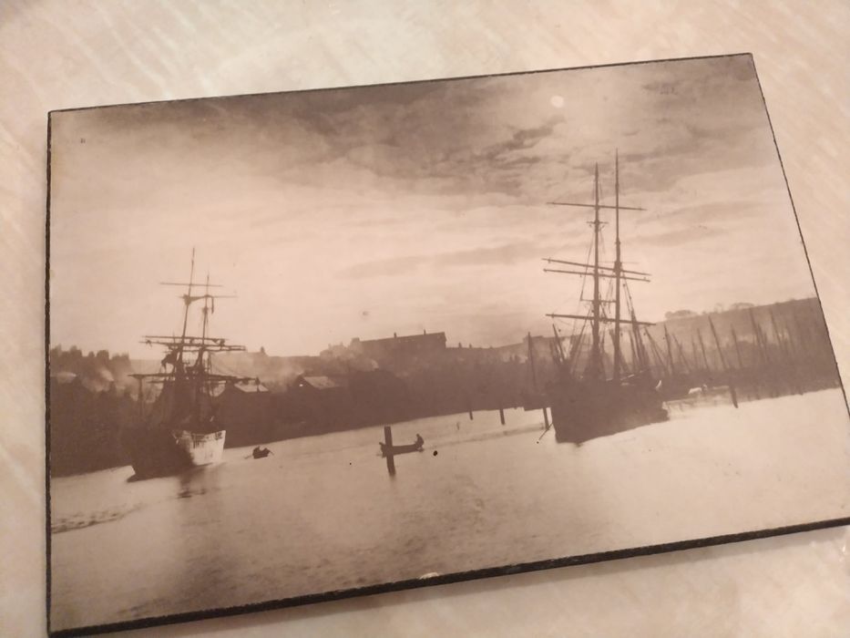 Старинно дървено пано с лодки от Шотландия