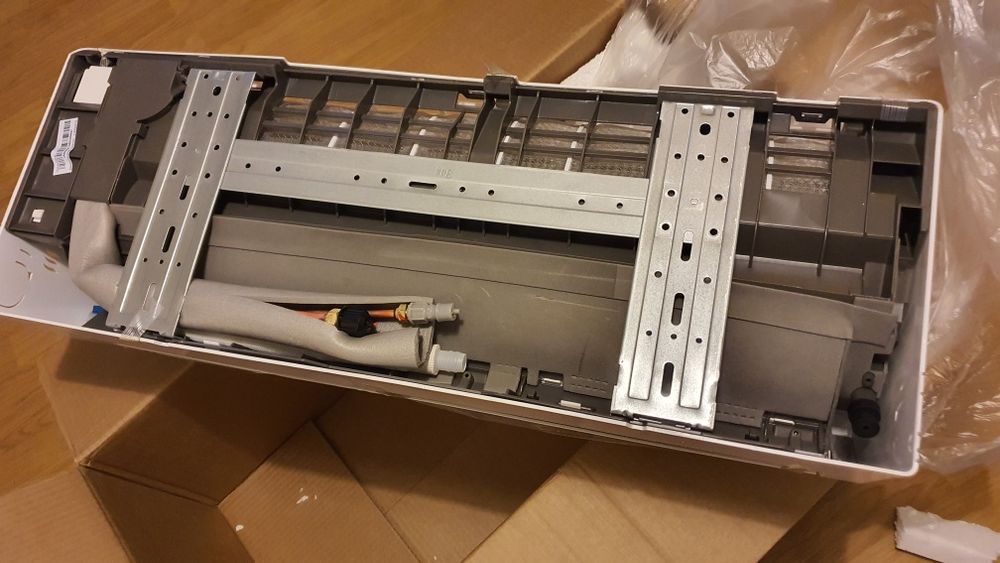 Продавам ново вътрешно тяло за климатик Olimpia Spendid 12btu