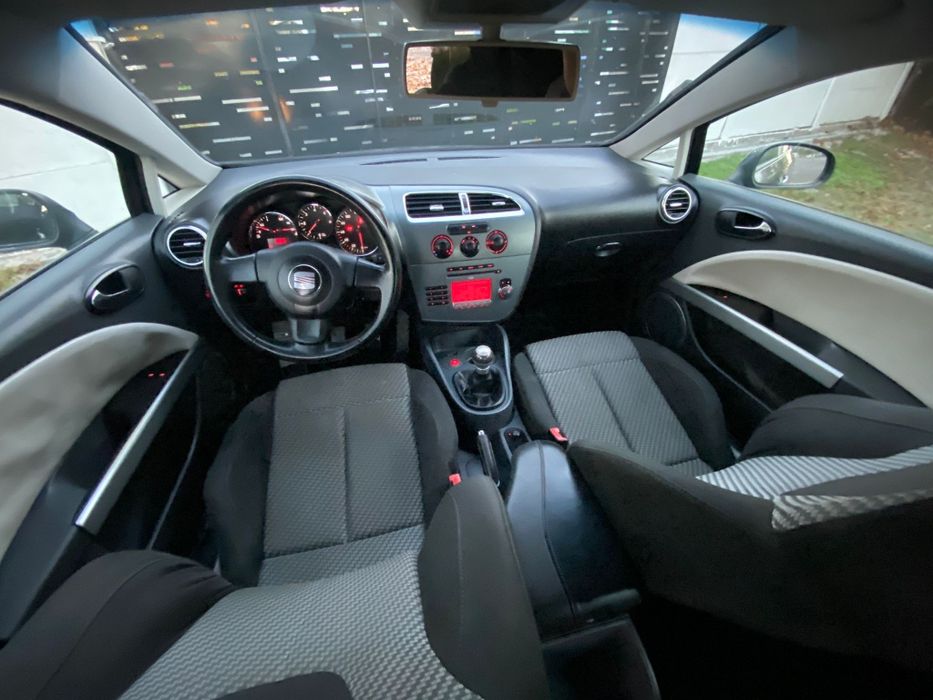 Seat Leon   2008 mot 1.9