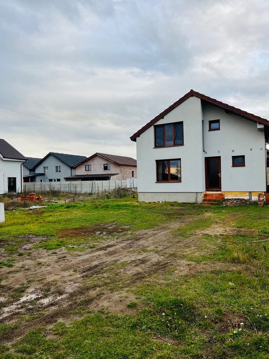 Casă 3 camere în Tisa Nouă, 98 m² utili + curte 300 m² – 125.000 €