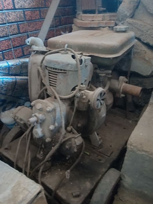 Продам мотопомпу с бензиновым двигателем