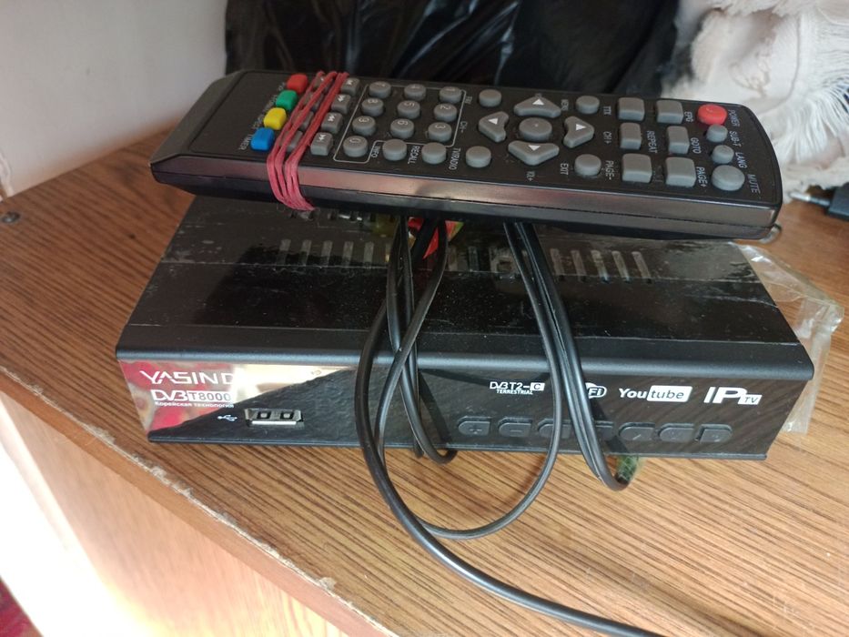 Телевизор Samsung плоски экран цветной