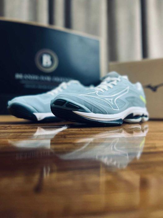 MIZUNO WAVE LIGHTNING Z7 кроссовки для волейбола РАЗМЕР 40,41