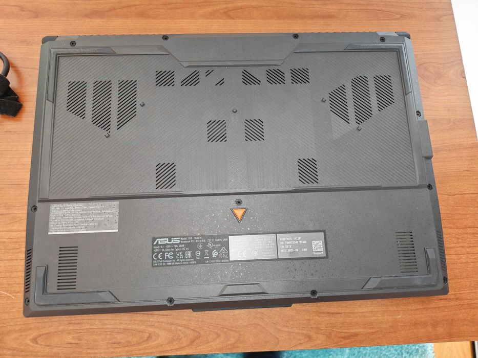 Laptop Gaming ASUS TUF A16 Ryzen 7 7745HS 16GB RTX 4050 144Hz G-sync