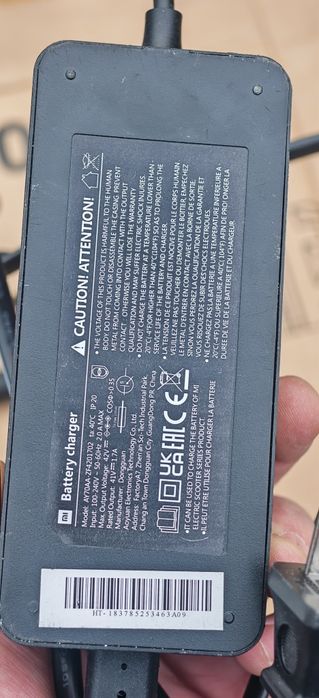 Зарядное устройство для электросамоката, разные