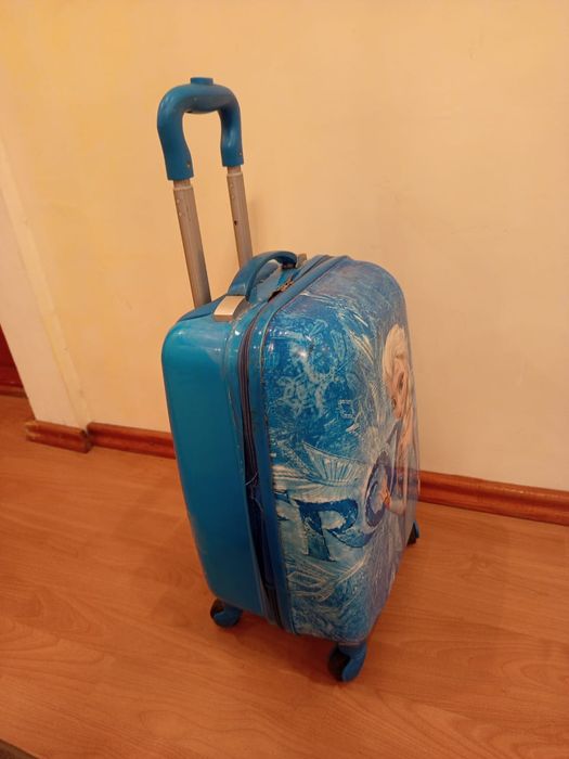 Продам чемоданчик.