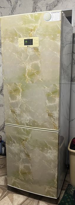 Продаю холодильник