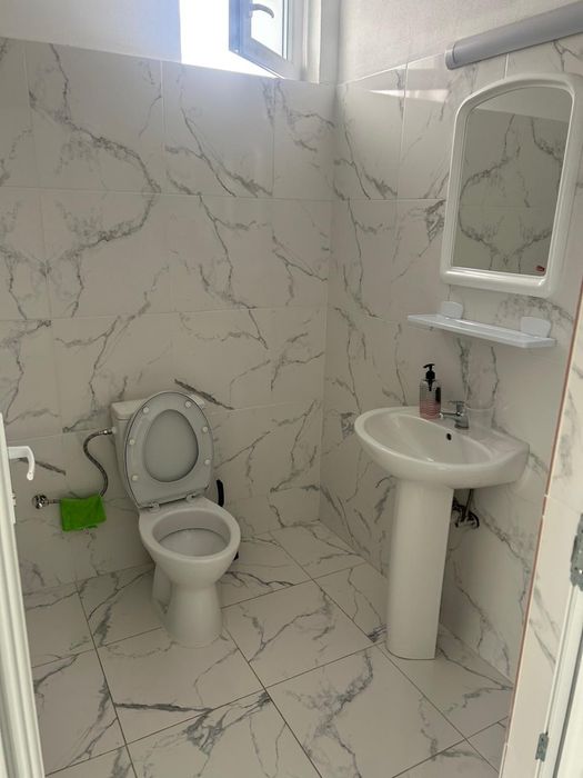 Vand spatiu comercial Albesti aflat la Drumul National!!