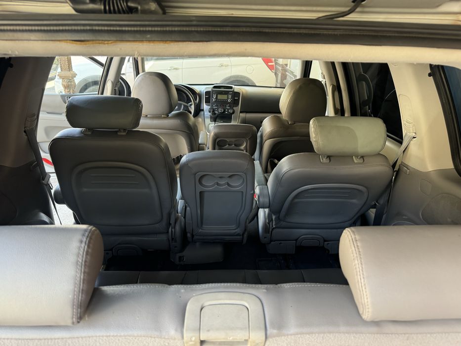 Kia carnival 9seats