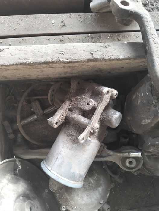 Мерс190 запчасти.