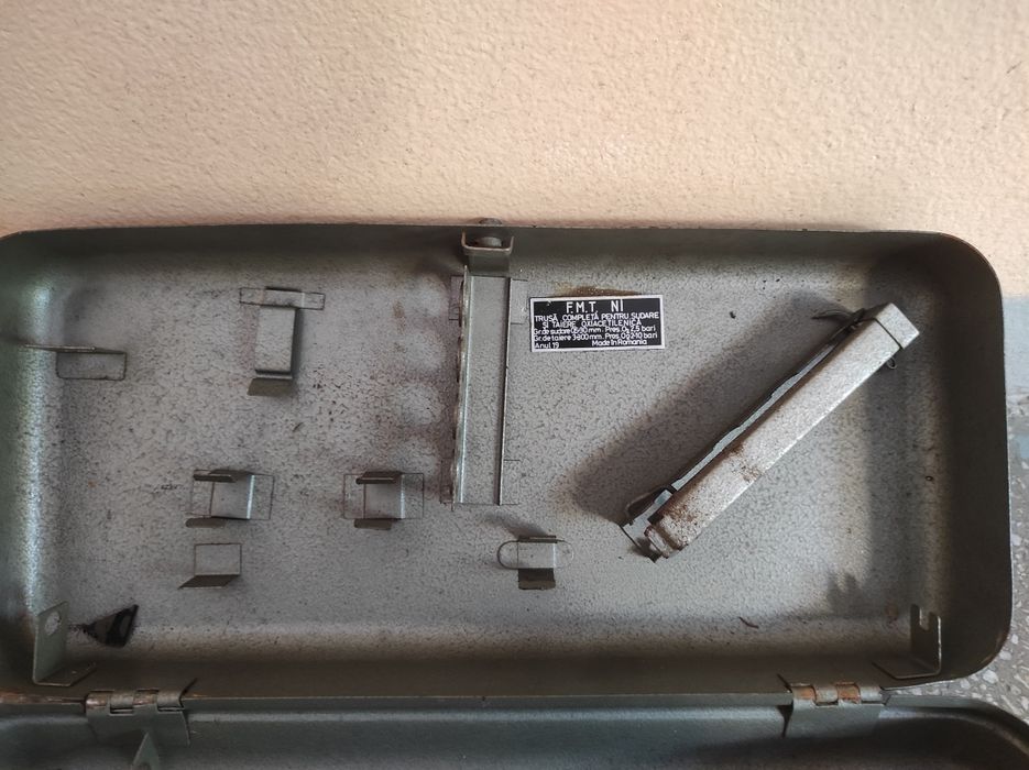 Cutie metalică pt componente sudare și tăiere oxiacetilenică
