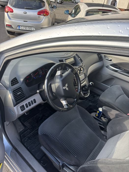 MITSUBISHI Grandis 2005 — imagine 3