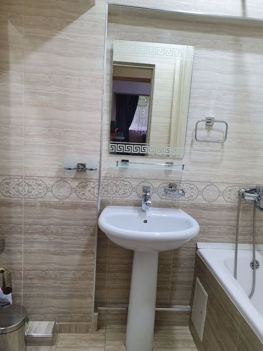 Светлая 2 комн. метро Ойбек.