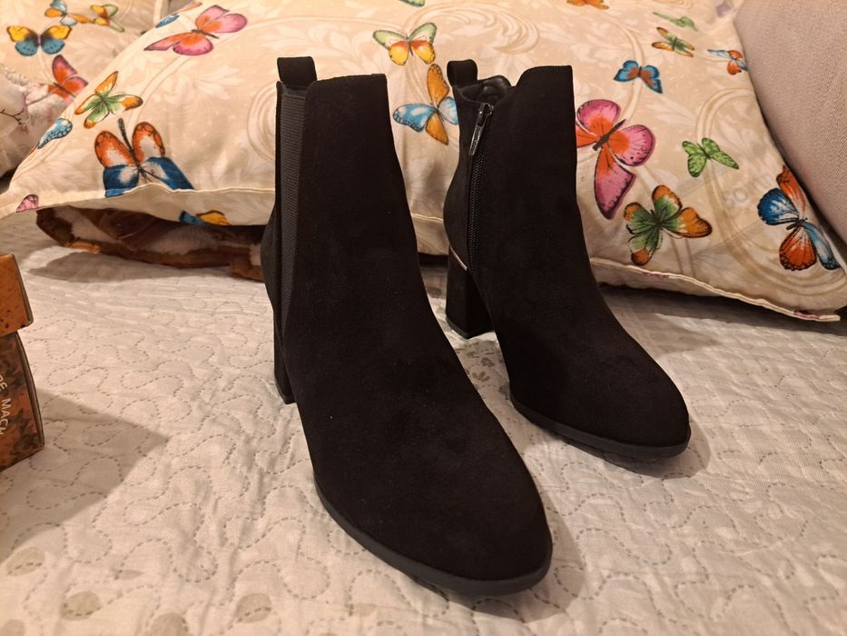 Ghete /Botine negre mas 37