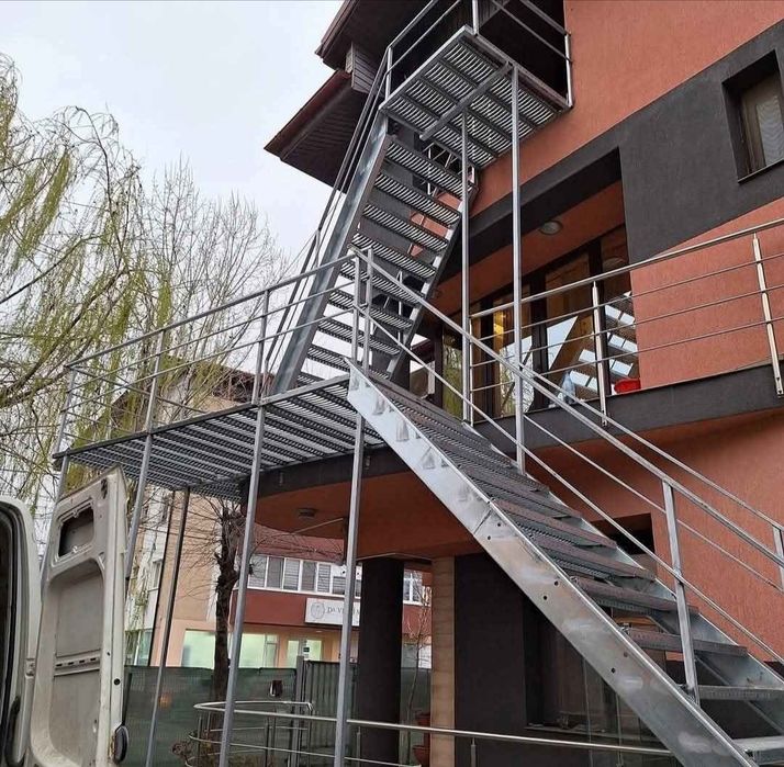 Scări metalice galvanizate
