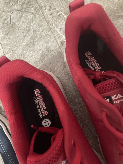 Продам кроссовки новые