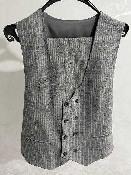 Костюм тройка новые