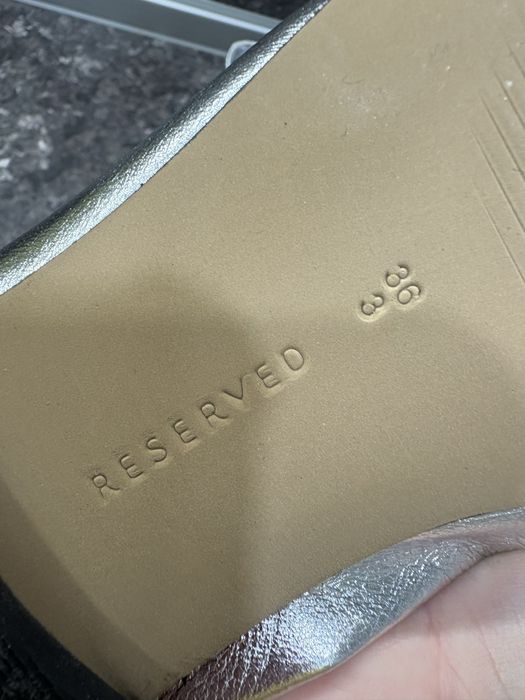 Сребърни обувки от естествена кожа Reserved