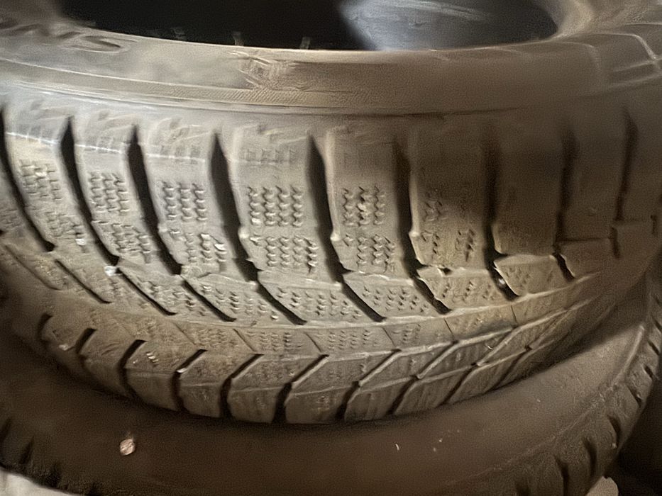 Продам шины в клмплект 205/60/16