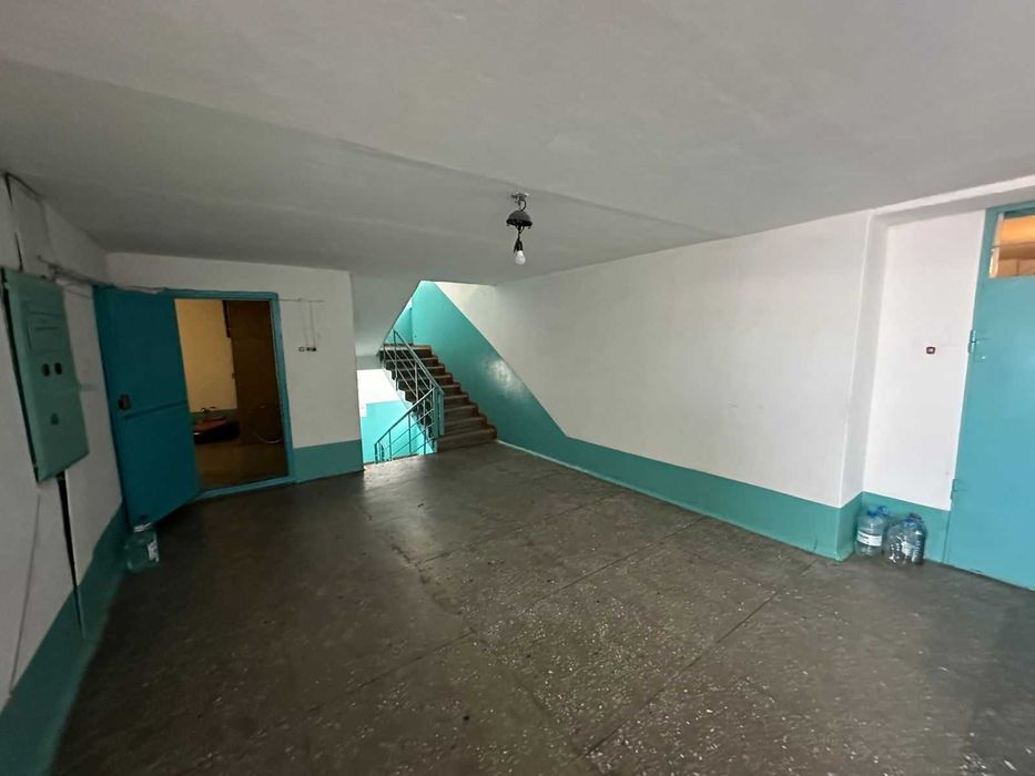 продам 3 комнатную квартиру в районе обл. больницы