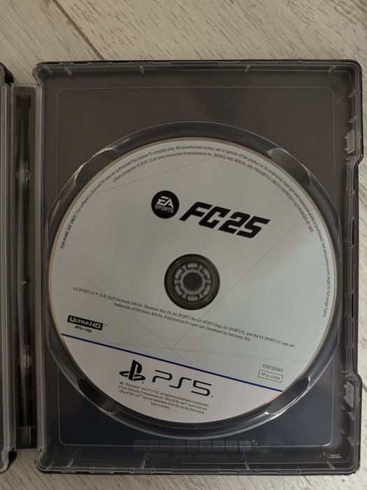 Playstation 5 Standard Edition + 2 Джойстика + EAFC25