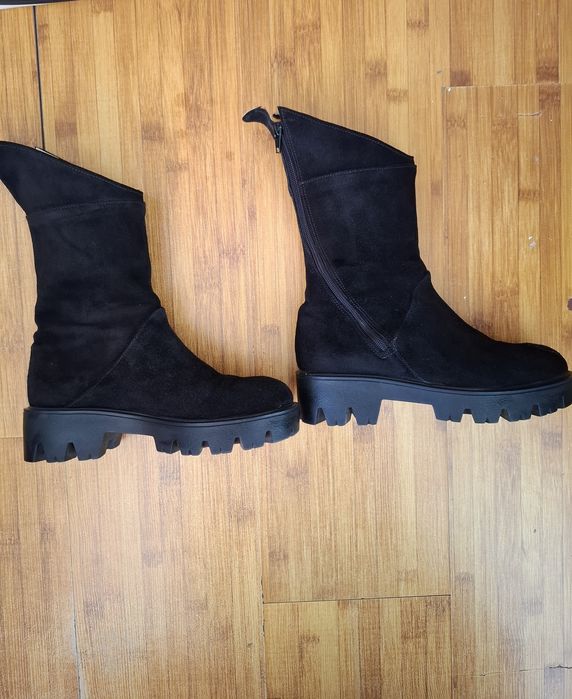 Ghete din piele întoarsă