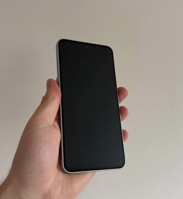 Vând Samsung A56 alb,128 GB ca nou