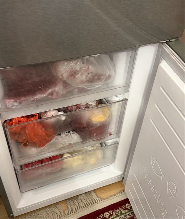 Холодильник Samsung