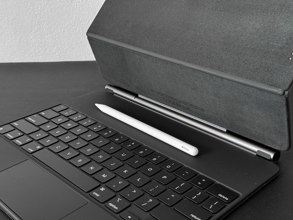 Tastatură / Husă Apple iPad Magic Keyboard pt iPad 12.9” + Stylus Apple Pencil 2 - stare f bună