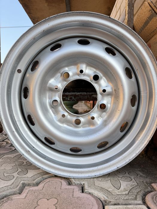 Диск R15 подходит на ниву