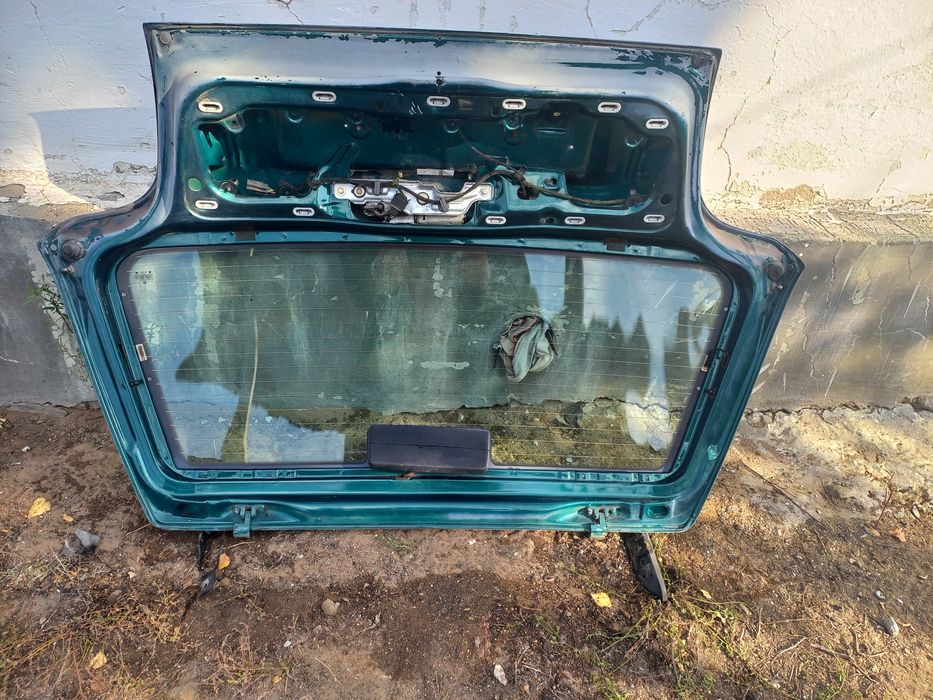 Продам крышка багажника гольф 3