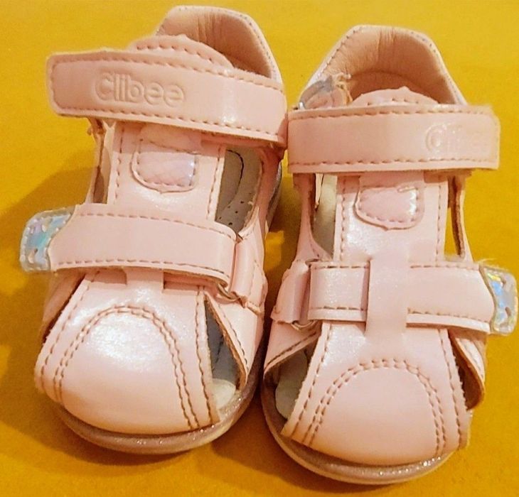 Vand încălțăminte fetiță