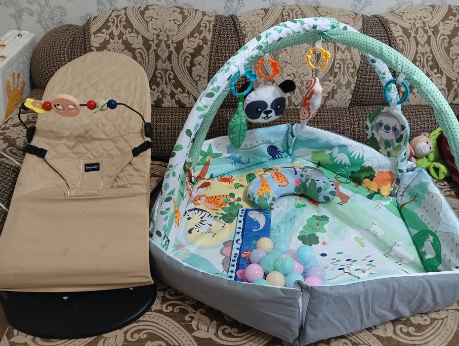 Продам  шезлонг и детский игровой коврик