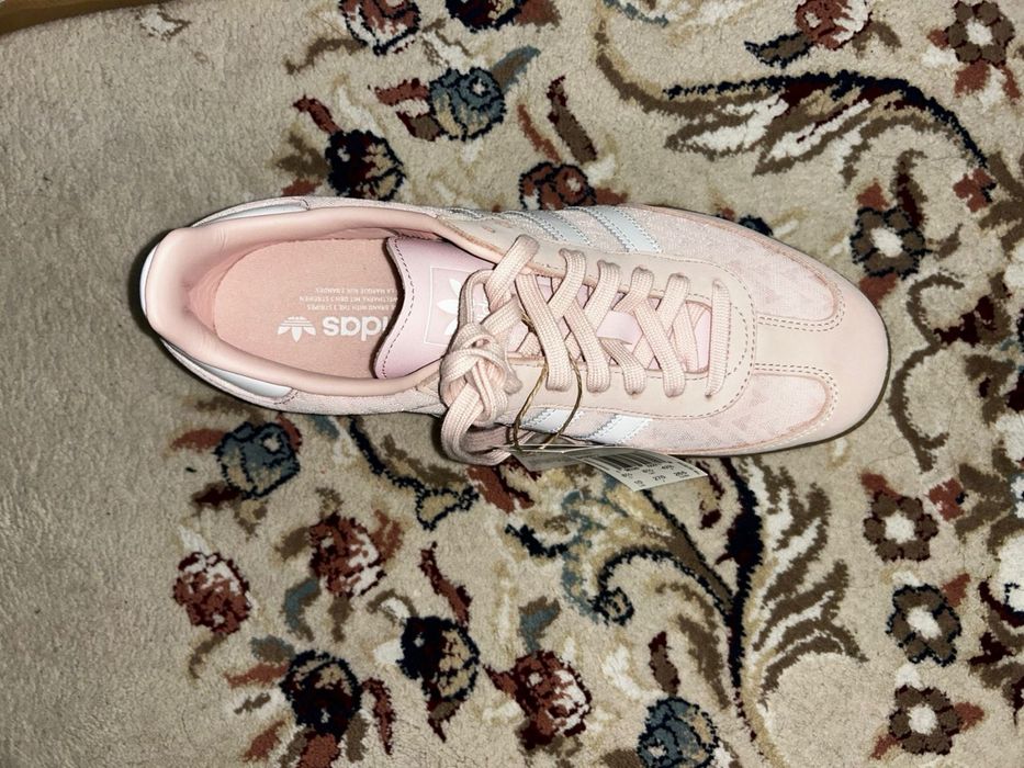 Продам кроссовки адидас