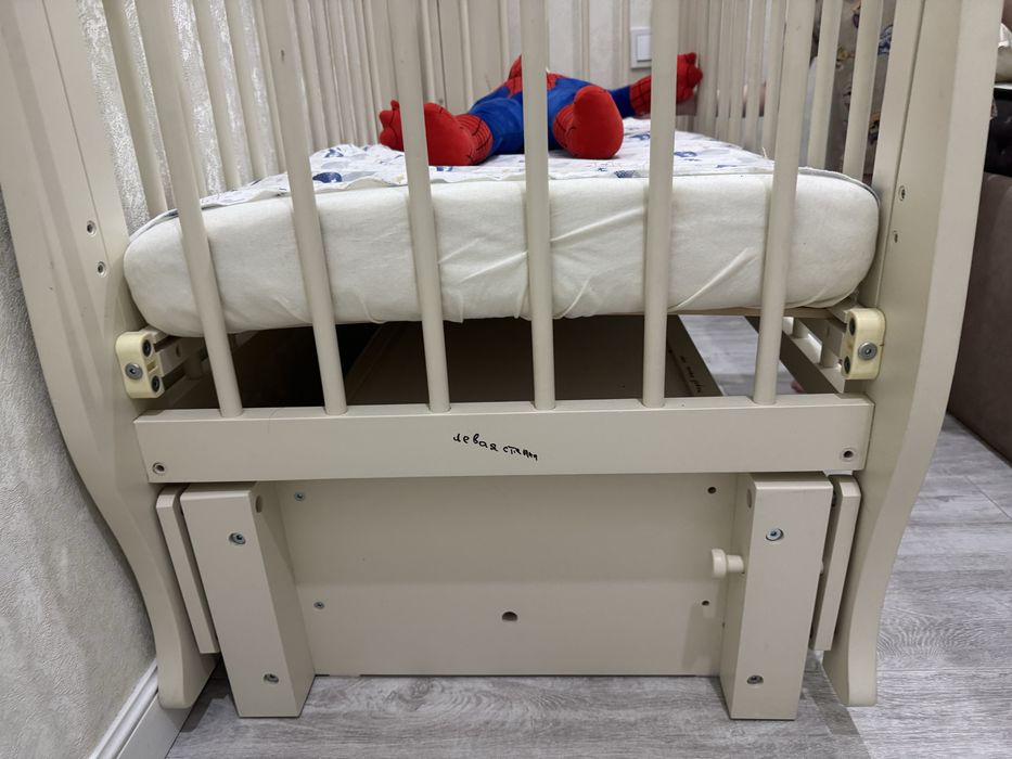 Детская кроватка