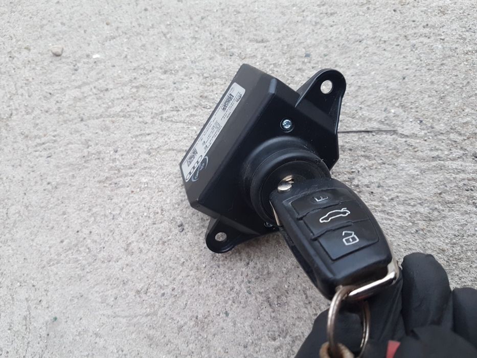 Ключ / ключове / гълтач Audi Q7 4L A6 4F Ауди А6