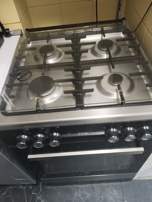 Aragaz Beko,stare buna,cuptor electric. Funcționează perfect