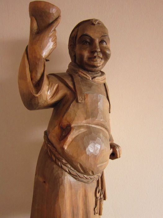 cadou rar Monk Black Forest Calugar cu Vin lemn Germany 1950