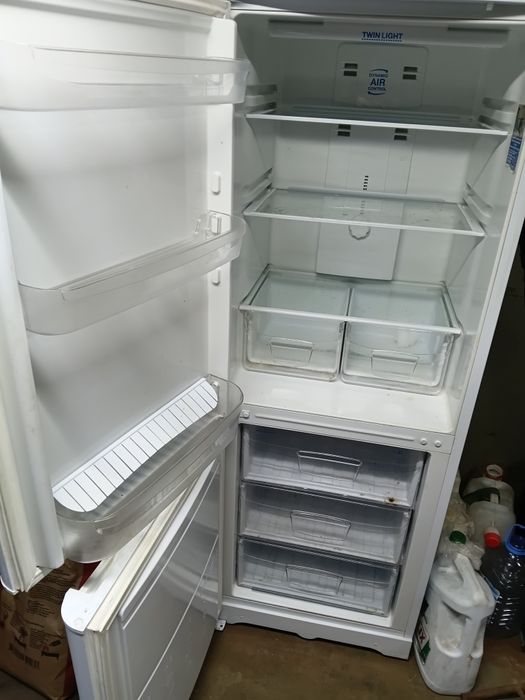 Продам холодильник