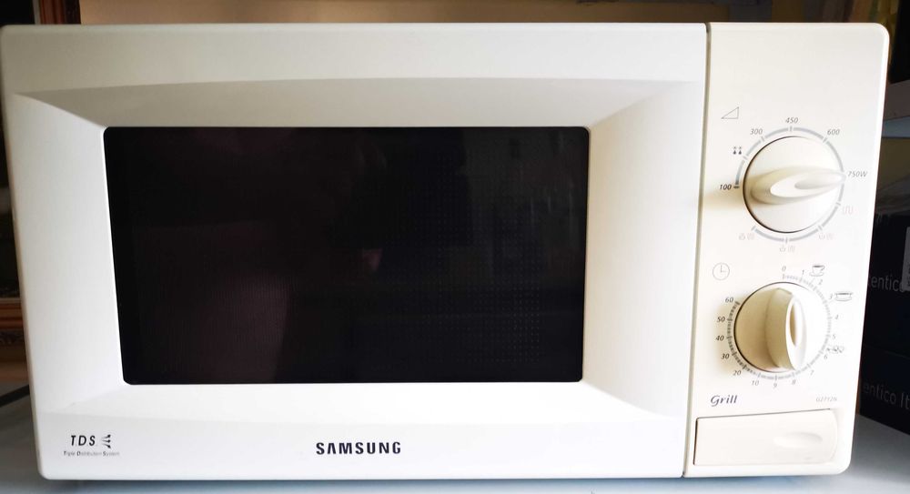 Микровълнова печка SAMSUNG