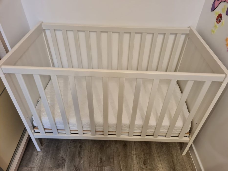 Patut SUNDVIK Ikea + saltea de cocos noua