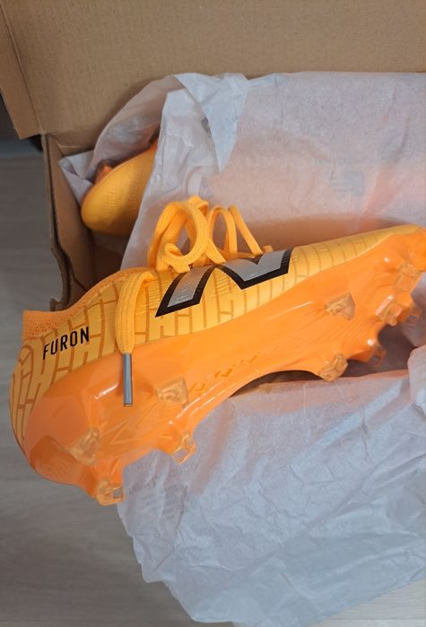 Ghete de fotbal New Balance