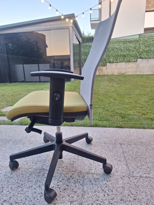 Vand scaune de birou marca Sitland