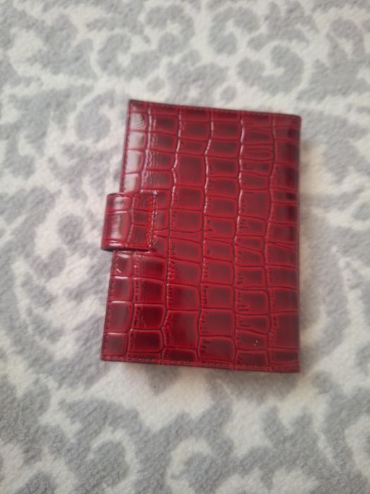 Продам  документницу