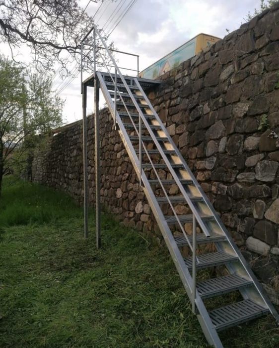 Facem scări zincate la comanda oferim montaj și transport toată țara