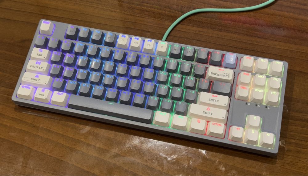 механические клавиатура Bloody S87 в отличном состоянии