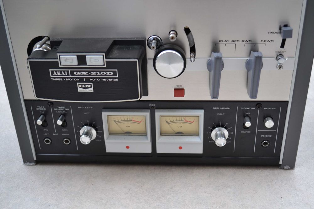Magnetofon Akai GX 210 D