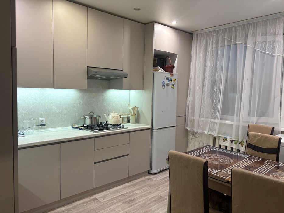 Продам 3-х комнатную  квартиру