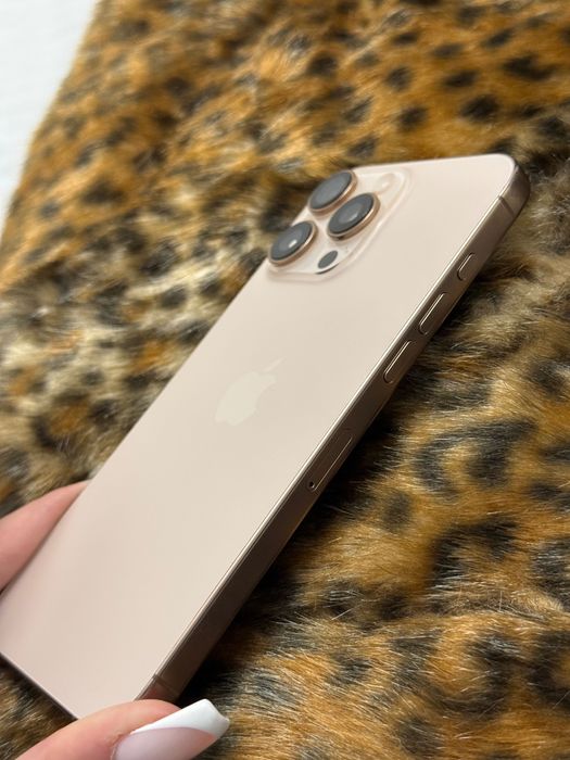 iPhone 16Pro max 1Tb в гаранция Като Нов