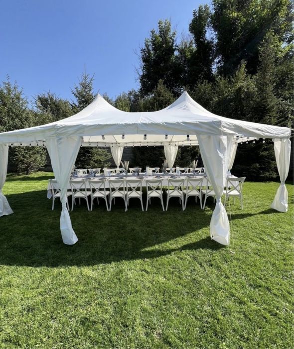 Оформление.Стол стулья пасуда шатер